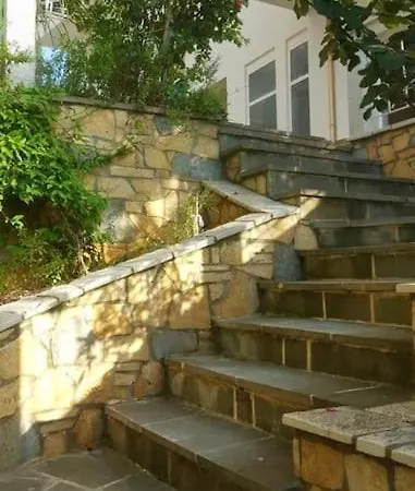 In דירה
