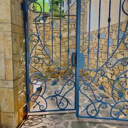 In * Vlorë